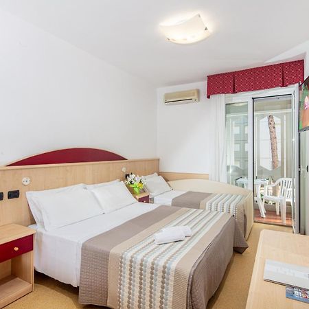 Hotel Regina Lignano Sabbiadoro Luaran gambar